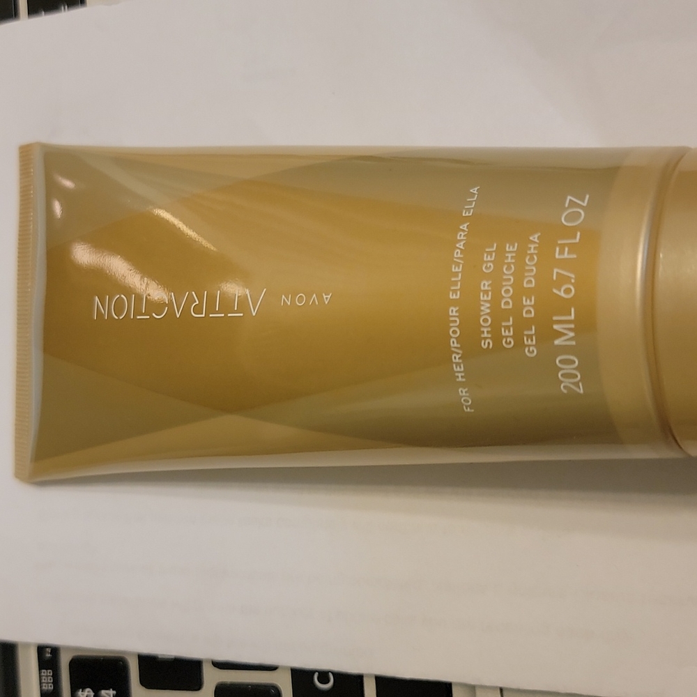 Avon Attraction shower  gel